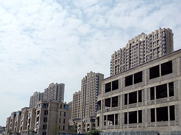 博贏建筑與敬業達合作施工廊坊孔雀城大公館外墻裝飾裝修項目