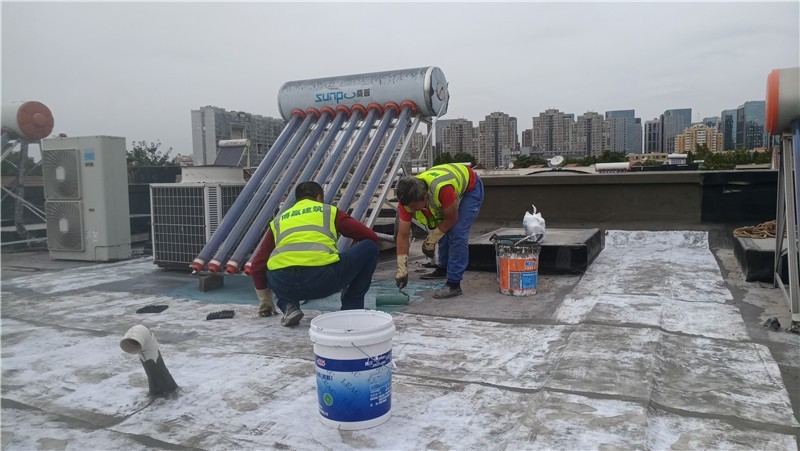 聯排別墅屋頂滲漏水維修施工
