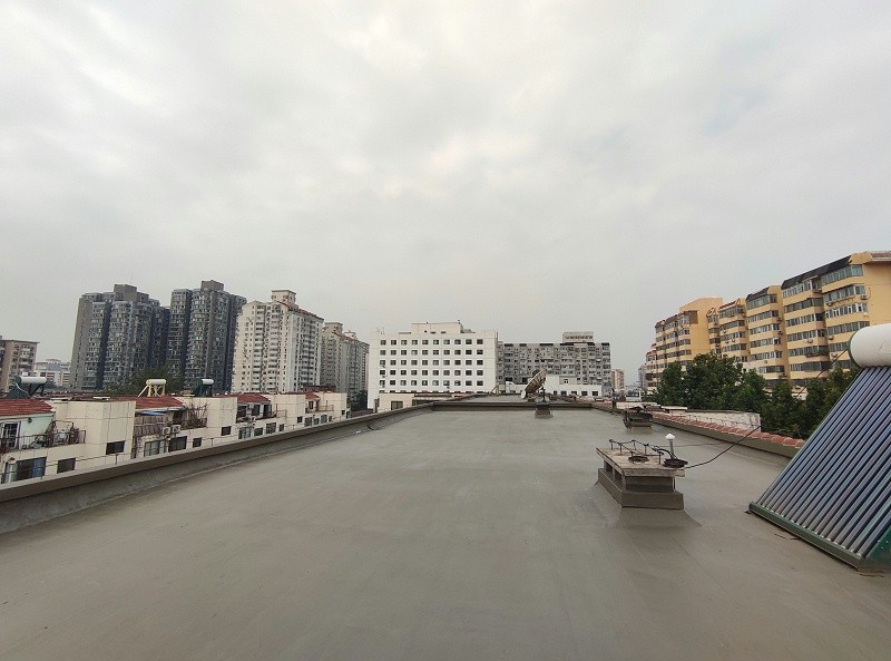 中核防水涂料LEAC維修舊屋面滲漏水完工案例1
