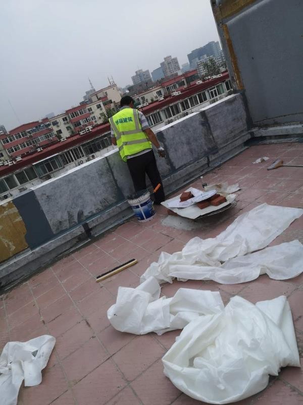 陽臺女兒墻防水維修施工
